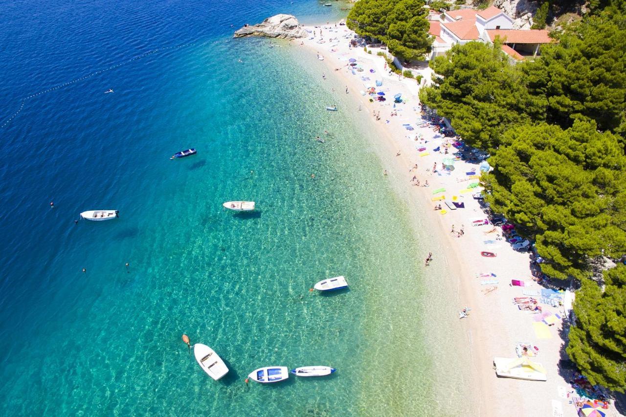 Apartments By The Sea Brela, Makarska - 18356 Exterior photo