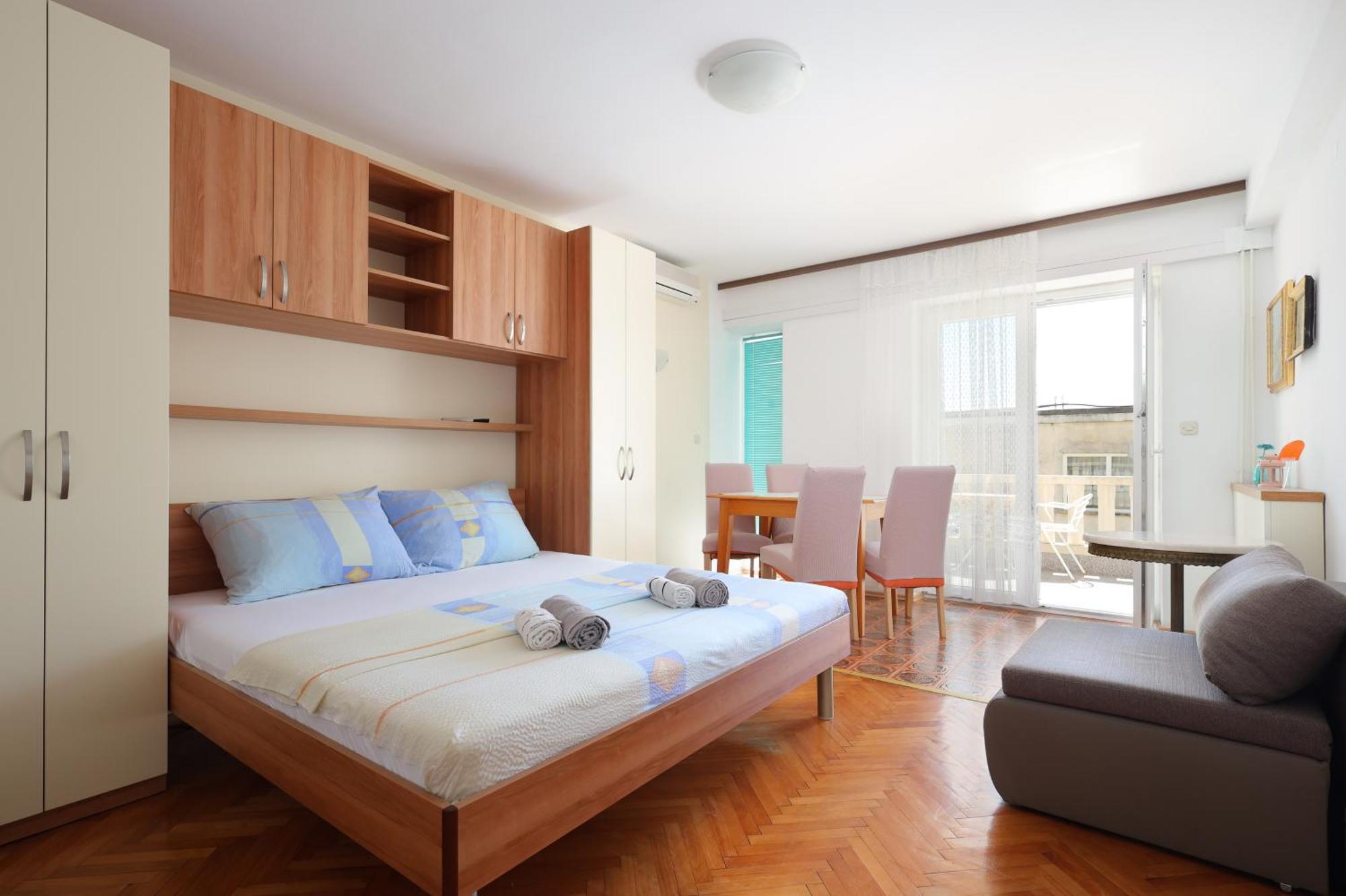 Apartments By The Sea Brela, Makarska - 18356 Exterior photo