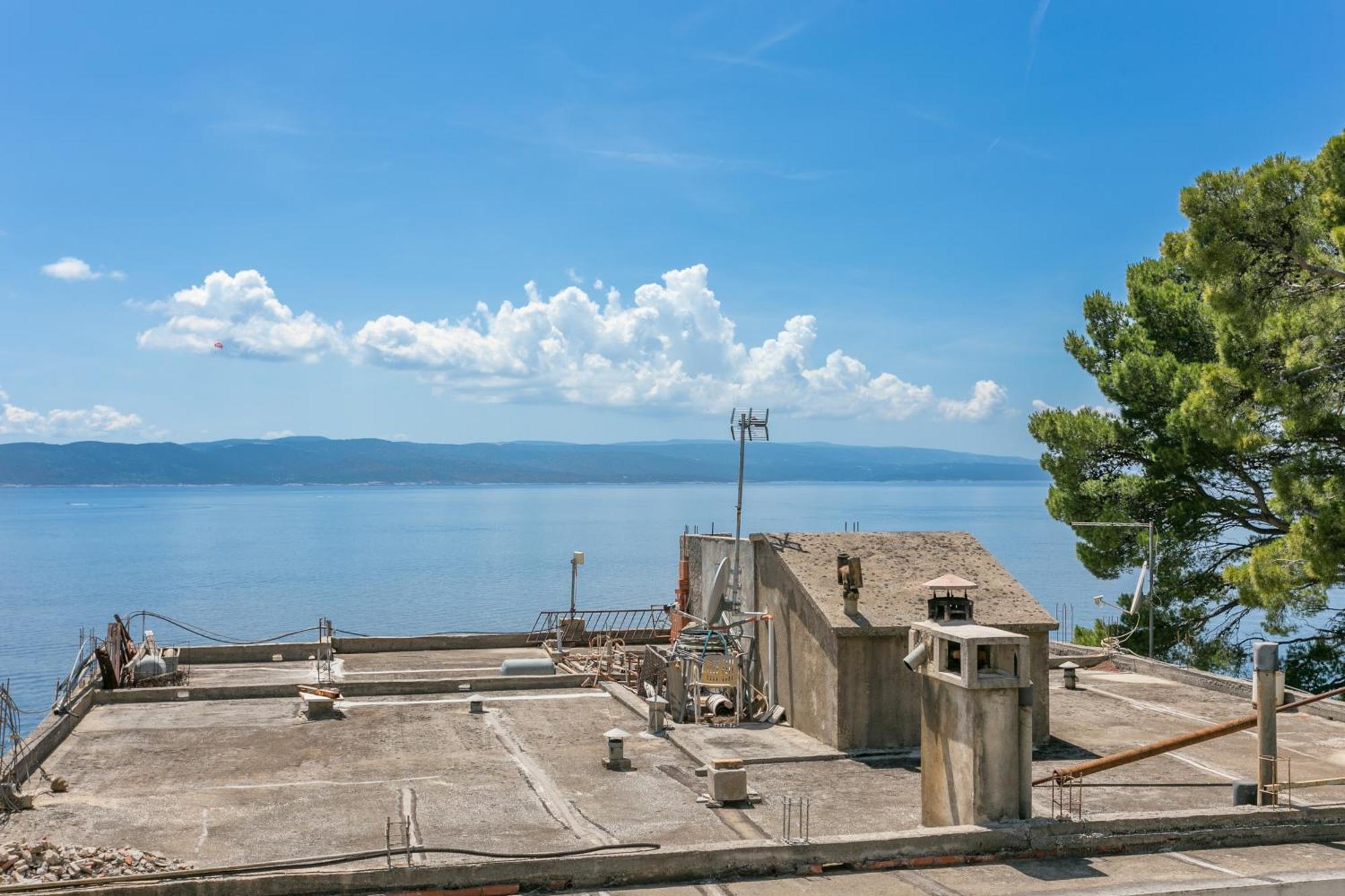 Apartments By The Sea Brela, Makarska - 18356 Exterior photo