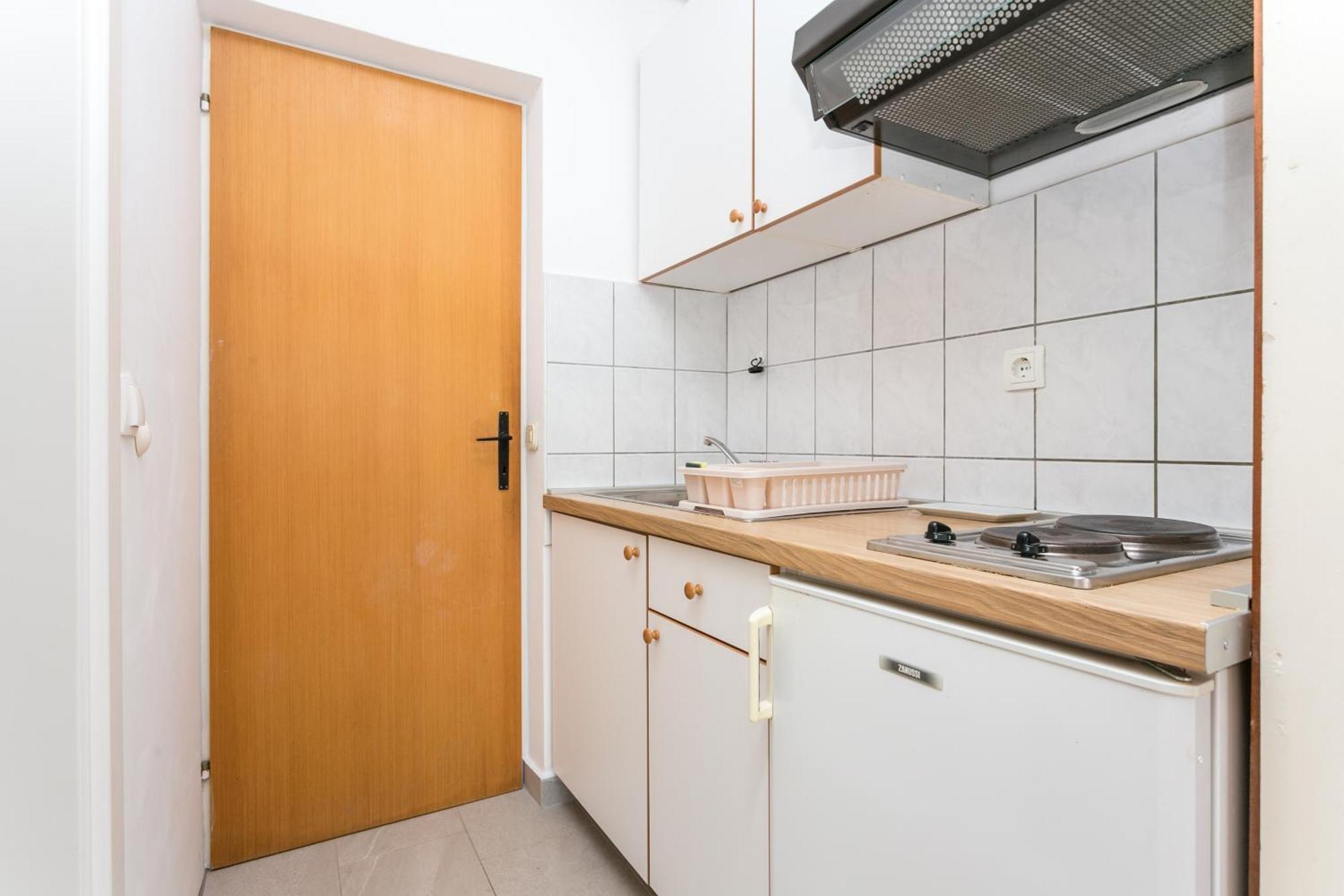 Apartments By The Sea Brela, Makarska - 18356 Exterior photo