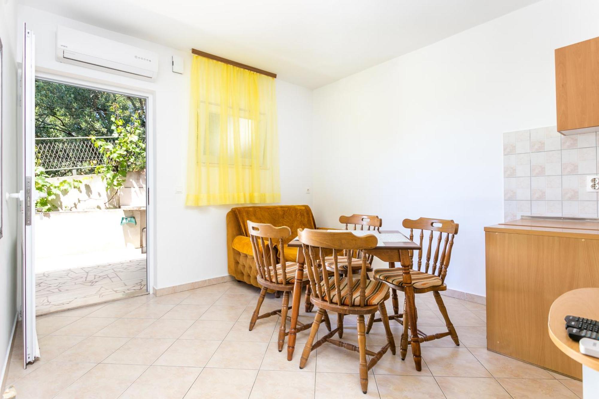 Apartments By The Sea Brela, Makarska - 18356 Exterior photo