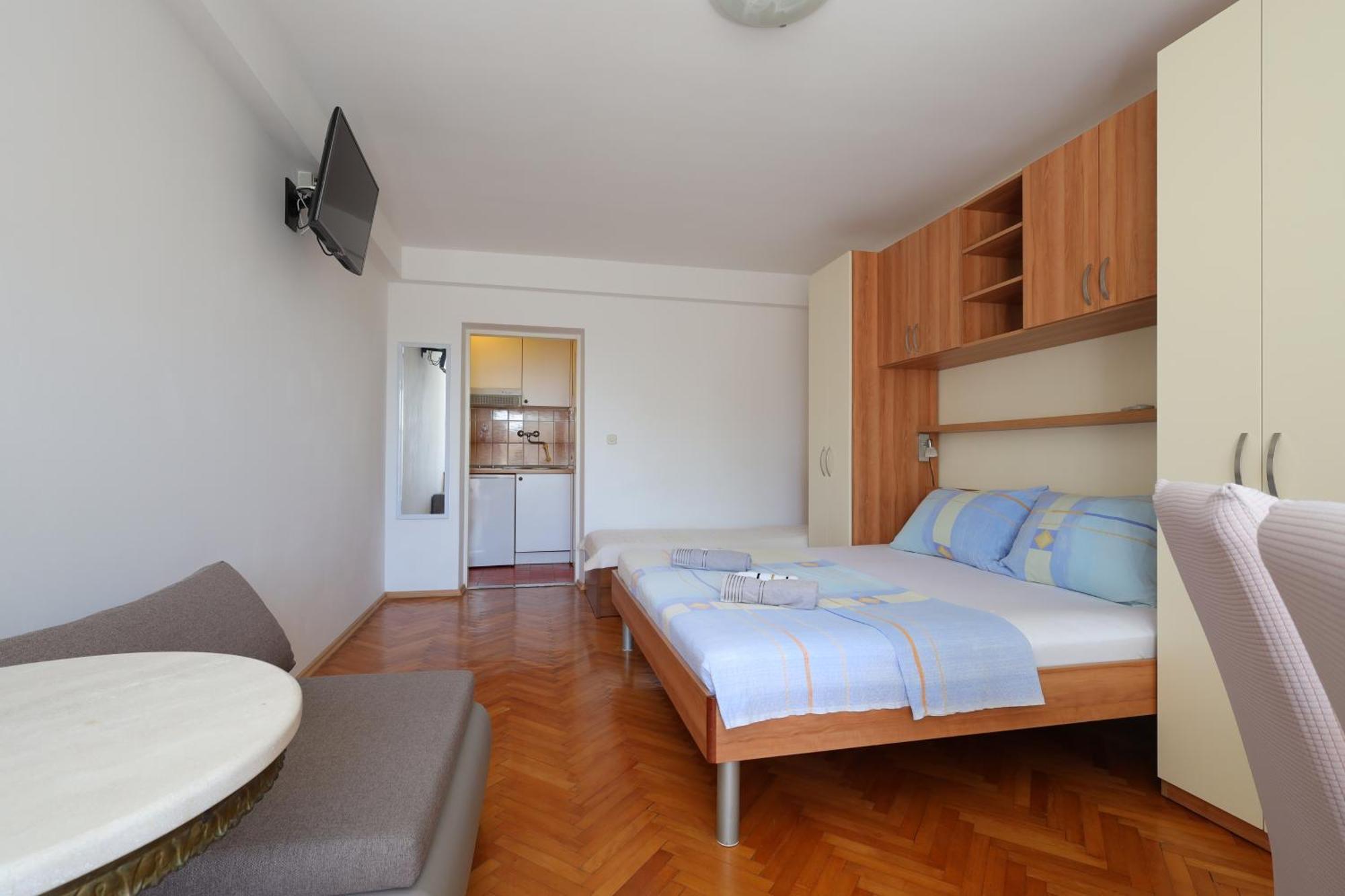 Apartments By The Sea Brela, Makarska - 18356 Room photo