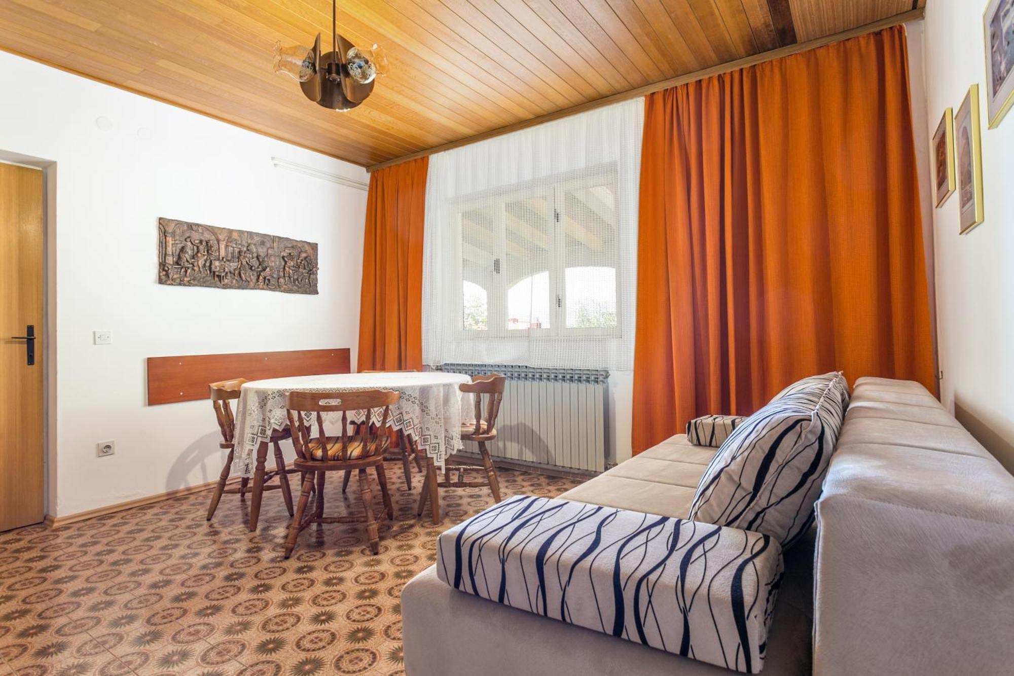 Apartments By The Sea Brela, Makarska - 18356 Room photo